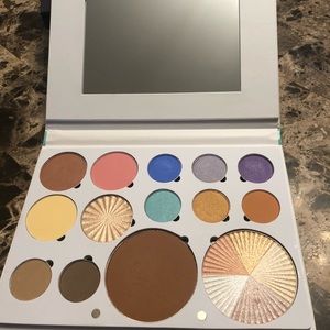 Ofra “Free Spirit” Pro palette